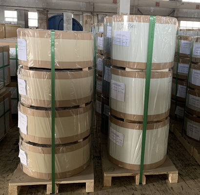 Alüminyum Çatı Kaplama Cepheleri ve Oluklar İçin AA3105 H24 Mat Yüzey Siyah Polyester Boya Kaplı Alüminyum Rulo Uygulaması