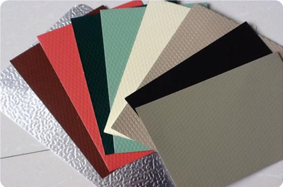 Alloy3003 26 Ölçer x 36 '' İnç Çeşitli Renkler İç Dekoratif Panel İçin Sedir / Sıva Kabartmalı Alüminyum Levha