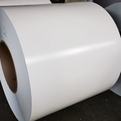 AA3003 0,6mm Kalınlığı Çatı panelleri üretimi için kullanılan Beyaz Ön Boya Alüminyum sarmal
