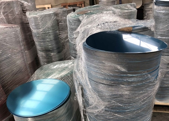 Alaşım 1060 H34 Öfke 0.70mm kalınlığında 440mm çapında, ön hazırlık alüminyum diskler fasya tabelaları için alüminyum daireler